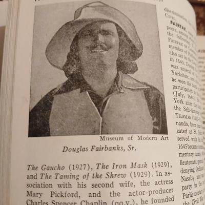 Vintage Funk & Wagnalls Universal Standard Encyclopedia set books copyright 1955