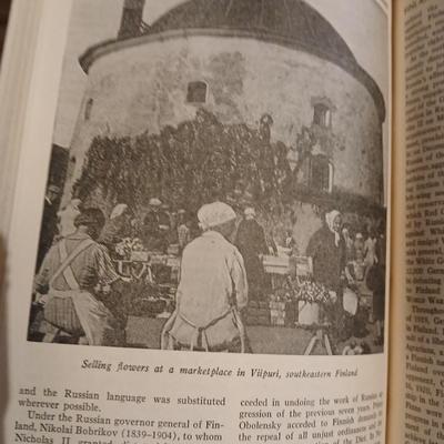 Vintage Funk & Wagnalls Universal Standard Encyclopedia set books copyright 1955