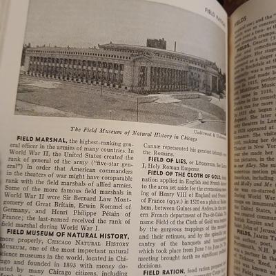 Vintage Funk & Wagnalls Universal Standard Encyclopedia set books copyright 1955