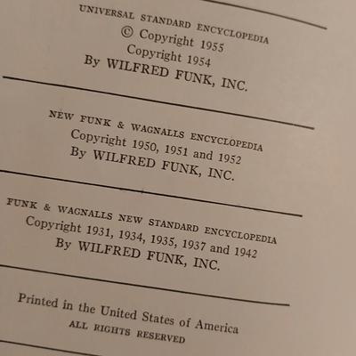 Vintage Funk & Wagnalls Universal Standard Encyclopedia set books copyright 1955