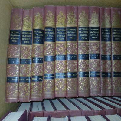 Vintage Funk & Wagnalls Universal Standard Encyclopedia set books copyright 1955
