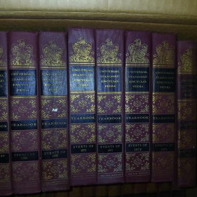 Vintage Funk & Wagnalls Universal Standard Encyclopedia set books copyright 1955
