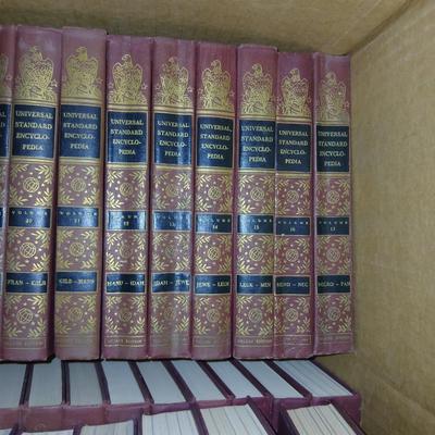 Vintage Funk & Wagnalls Universal Standard Encyclopedia set books copyright 1955