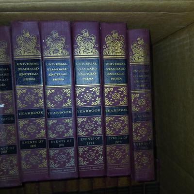Vintage Funk & Wagnalls Universal Standard Encyclopedia set books copyright 1955