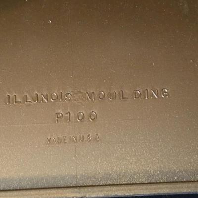 Two-Piece Homco Roman Ruins wall decor and a wall shelf