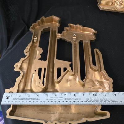 Two-Piece Homco Roman Ruins wall decor and a wall shelf