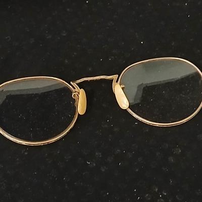 Barber tin with 12 K GF antiques glasses, Doan's pills tin, skeleton keys, Strong set shaving brush,