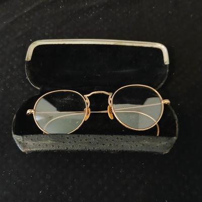 Barber tin with 12 K GF antiques glasses, Doan's pills tin, skeleton keys, Strong set shaving brush,