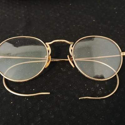 Barber tin with 12 K GF antiques glasses, Doan's pills tin, skeleton keys, Strong set shaving brush,