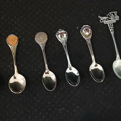 Small collectible souvenir spoons - Montana - Sterling marked New Orleans - Hawaii - and more