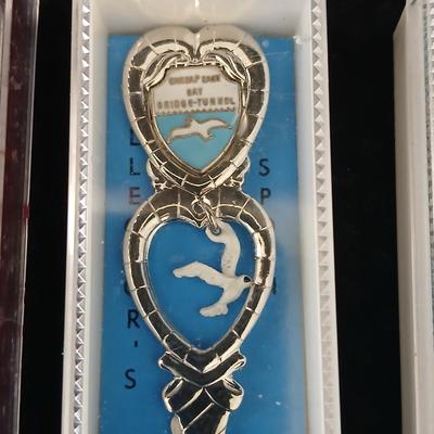 Collection of souvenir spoons - Canada - New Orleans - Philadelphia - Florida and more