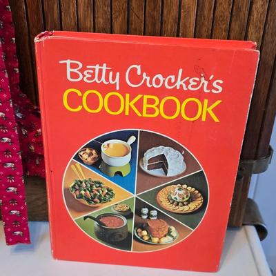 Country themed kitchen items - Cookbooks - Lord's Prayer-Brass candle sticks and much more