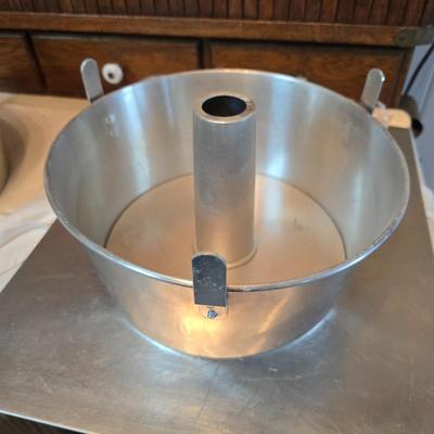 Assortment of baking pans - Bundt cake - Bread - Cookie sheets - and more