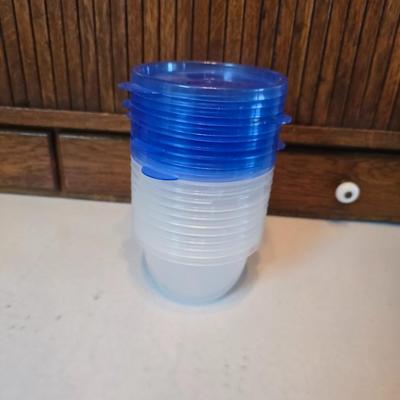 Plastic food storage containers