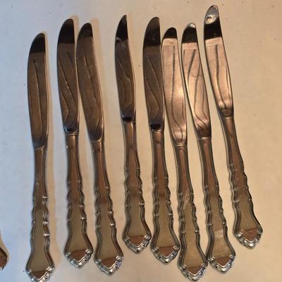 Complete 8-piece Flatware serving set - International Lyon AMERICANA Stainless Steel - Silverware set