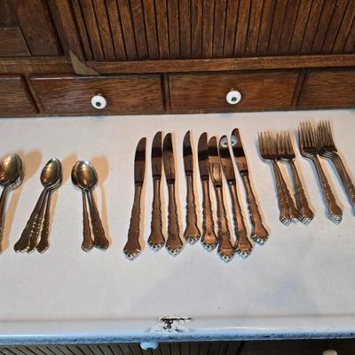 Complete 8-piece Flatware serving set - International Lyon AMERICANA Stainless Steel - Silverware set