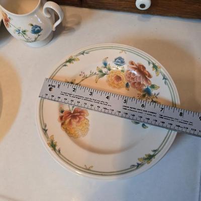 Noritake Versatone Asian Bouquet pattern - 4-piece place setting Plates with oval bowl, sugar & creamer, platter & mugs