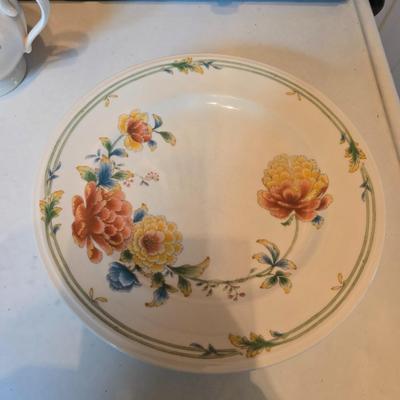 Noritake Versatone Asian Bouquet pattern - 4-piece place setting Plates with oval bowl, sugar & creamer, platter & mugs