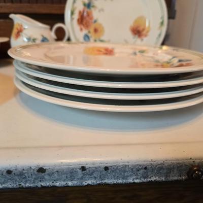 Noritake Versatone Asian Bouquet pattern - 4-piece place setting Plates with oval bowl, sugar & creamer, platter & mugs