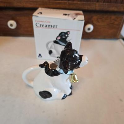 Holstien cow cookie jar - Villeroy & Brooch collectible plate - Cow napkin holder - creamer and more