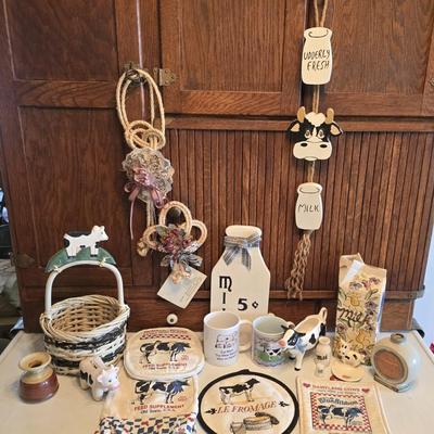 Dairy cows & Decorations - Milk - Kitchen towels & hot pads - basket - Holstien pottery and more!