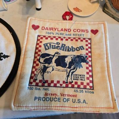 Dairy cows & Decorations - Milk - Kitchen towels & hot pads - basket - Holstien pottery and more!