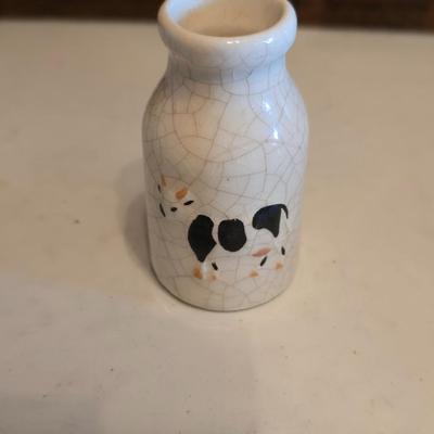 Dairy cows & Decorations - Milk - Kitchen towels & hot pads - basket - Holstien pottery and more!