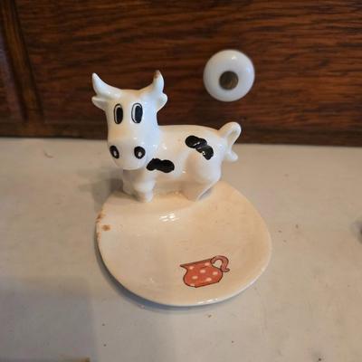 Dairy cows & Decorations - Milk - Kitchen towels & hot pads - basket - Holstien pottery and more!