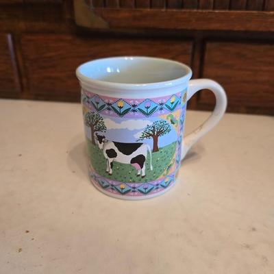 Dairy cows & Decorations - Milk - Kitchen towels & hot pads - basket - Holstien pottery and more!