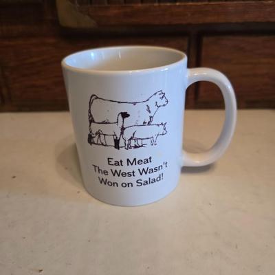 Dairy cows & Decorations - Milk - Kitchen towels & hot pads - basket - Holstien pottery and more!