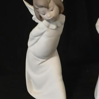 Two Llardo angel figures - Both with flaws -