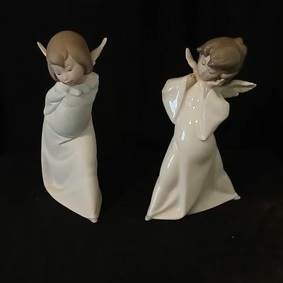 Two Llardo angel figures - Both with flaws -