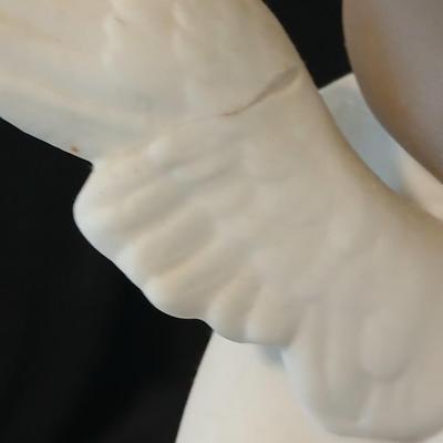 Two Llardo angel figures - Both with flaws -