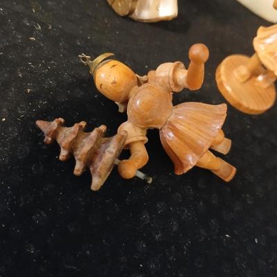 Small angels - Wood carved angels - Vintage British Hong Kong angels - Kissing angels