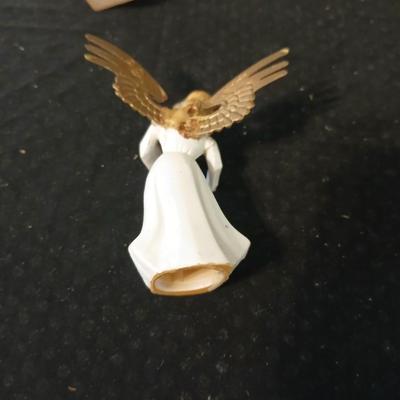 Small angels - Wood carved angels - Vintage British Hong Kong angels - Kissing angels