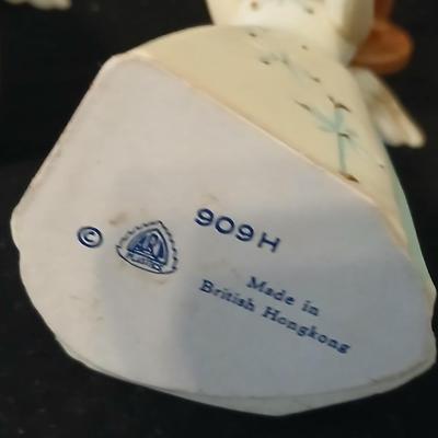 Small angels - Wood carved angels - Vintage British Hong Kong angels - Kissing angels