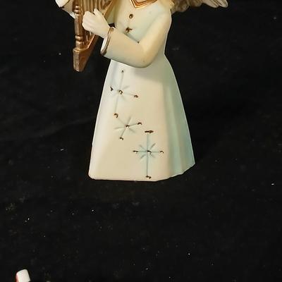 Small angels - Wood carved angels - Vintage British Hong Kong angels - Kissing angels