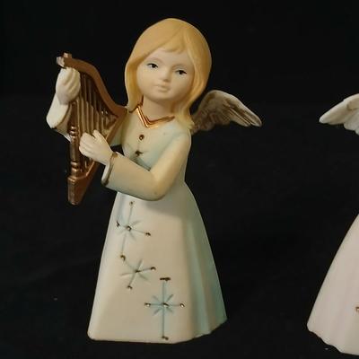 Small angels - Wood carved angels - Vintage British Hong Kong angels - Kissing angels