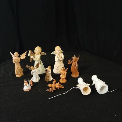 Small angels - Wood carved angels - Vintage British Hong Kong angels - Kissing angels