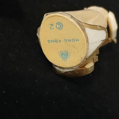 Small angels - Wood carved angels - Vintage British Hong Kong angels - Kissing angels