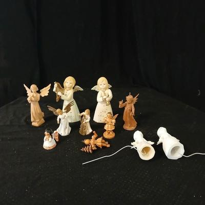 Small angels - Wood carved angels - Vintage British Hong Kong angels - Kissing angels