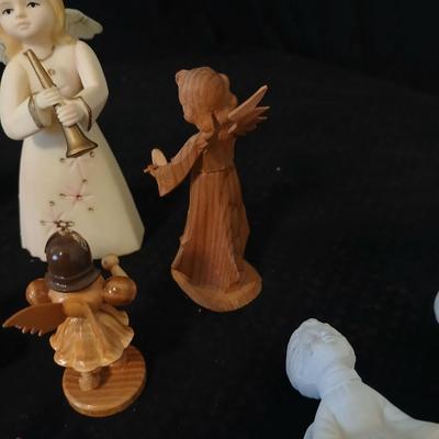 Small angels - Wood carved angels - Vintage British Hong Kong angels - Kissing angels