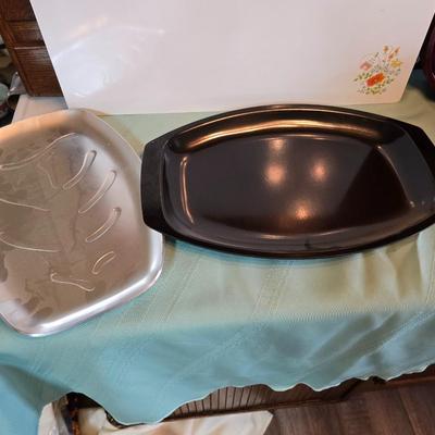 Vintage Kitchen items - Vitantonio Pizzelle Maker - Salton Hotray Bun Warmer Electric Bread Bun Warmer -"God Bless Our Home"...