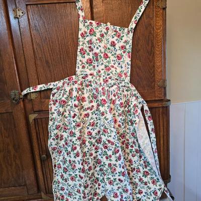 Corningware cookware with Litton micro-browner - and an apron