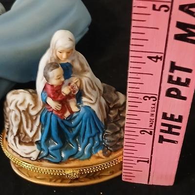 Religious decorative items - Nativity Scene Holy Family -Madonna & Child trinket box - Christian cross made of resin - framed Jesus...