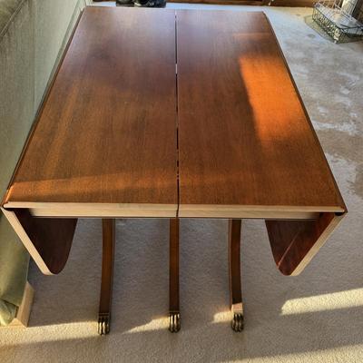 Drop Leaf Table With Triple Pedestal (D-MG)