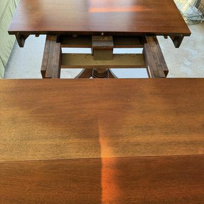 Drop Leaf Table With Triple Pedestal (D-MG)