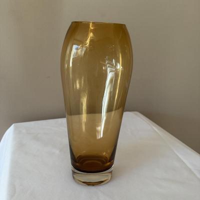 Two Glass Vases (D-MG)