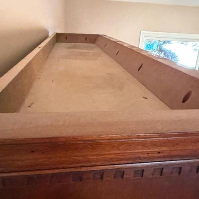 Two Piece China Hutch (DR-MG)