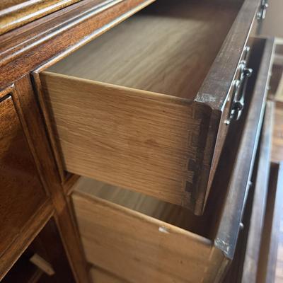 Two Piece China Hutch (DR-MG)